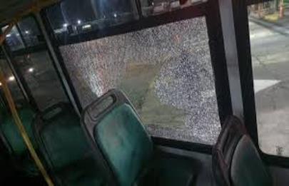 Atacaron colectivos en Liniers y otros barrios
