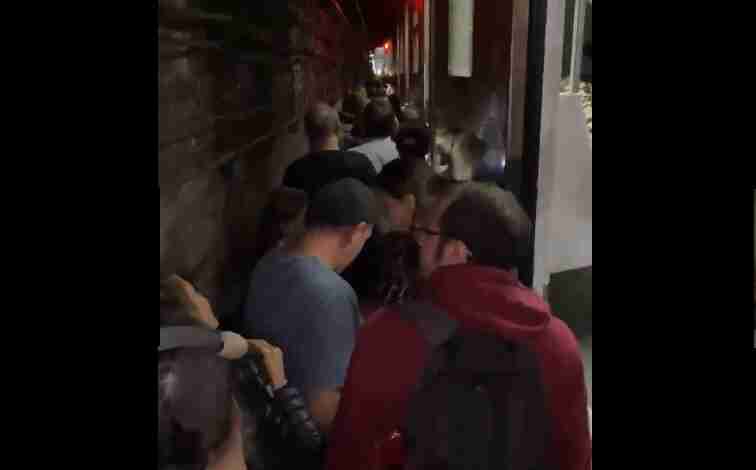 Balvanera: se cortó la luz en la Línea A de subtes, las formaciones se detuvieron a metros de la estación Loria y evacuaron a los pasajeros