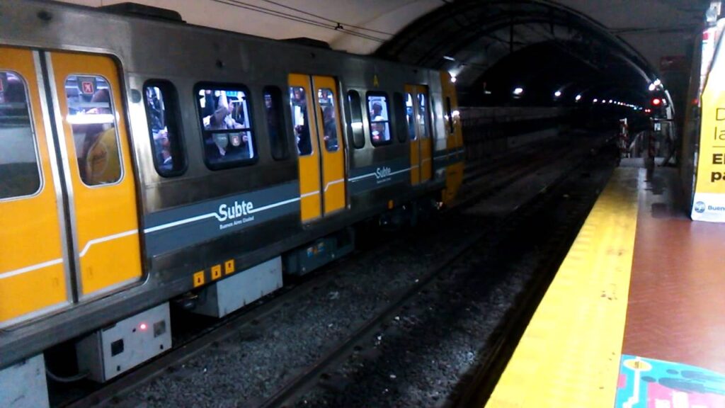 El GCA licitó obras para restaurar cuatro estaciones de subte