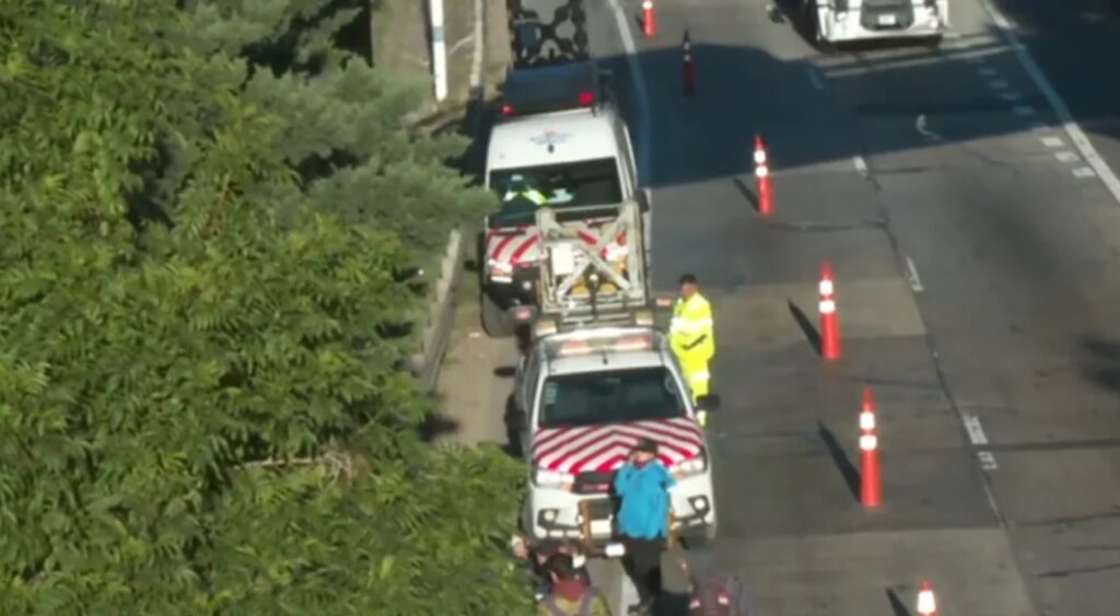 Saavedra: tras una persecución por General Paz, un ladrón se tiroteó con la policía y murió al tirarse del puente Superí