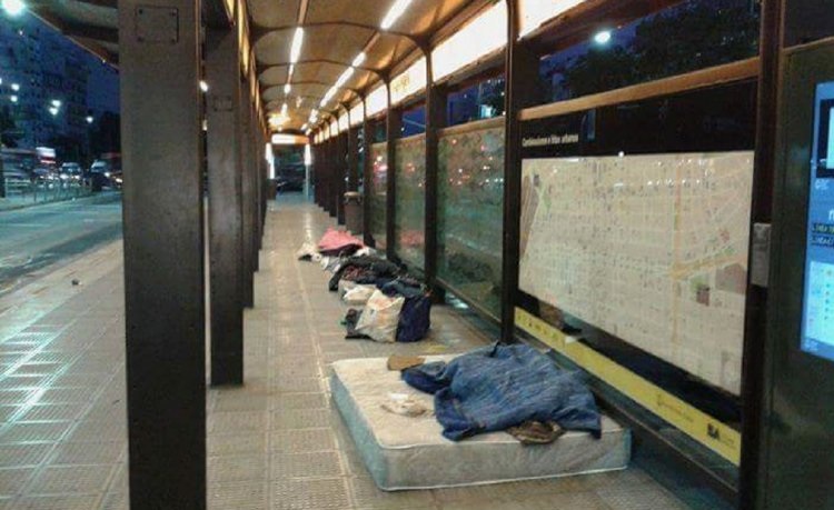 El GCBA aseguró que no dejará a las personas dormir en la calle