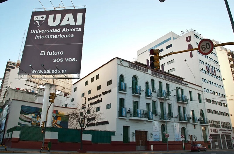 Una estudiante de 18 años cayó de un piso 11 en una universidad de Constitución: está viva, pero con varias fracturas en sus piernas