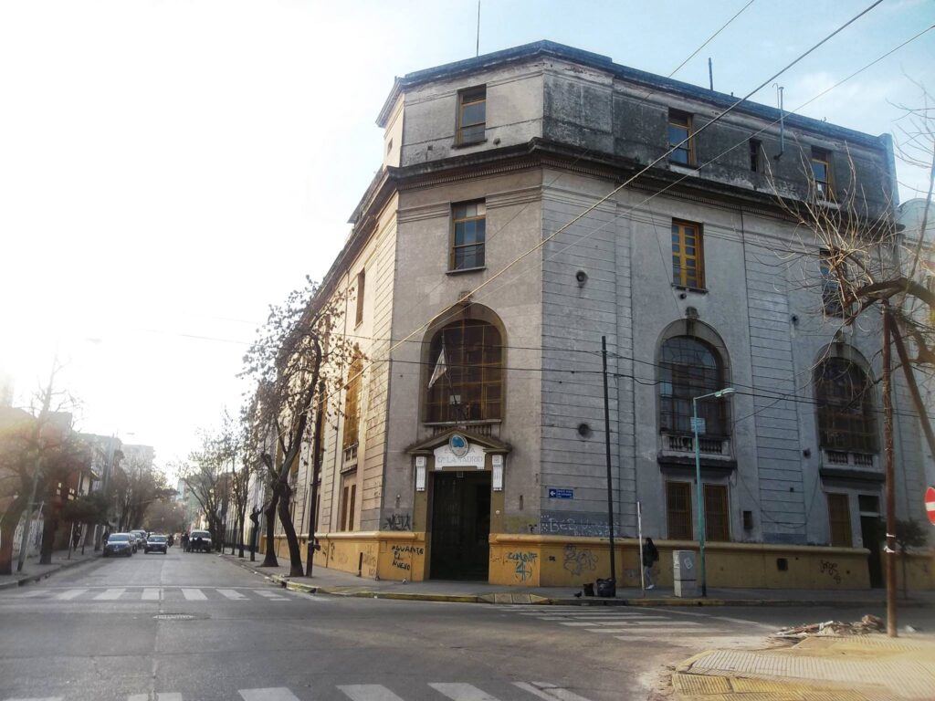 El Gobierno porteño restaurará una escuela pública de La Boca