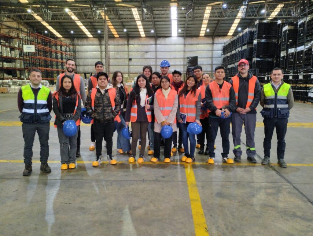 Abren inscripciones para otorgar 500 becas de un programa que promueve el primer empleo formal