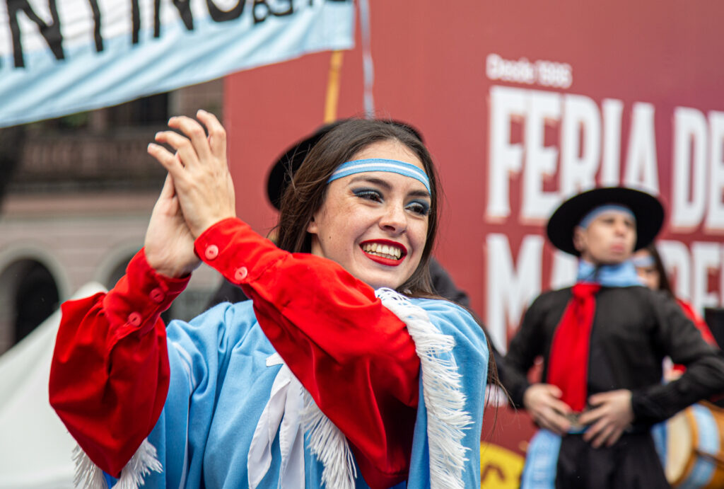 La bandera festeja su día en Mataderos