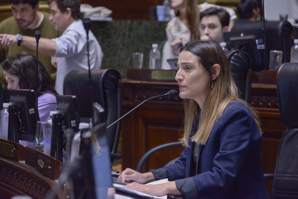 Alejandrina Barry renunció a su banca y en su lugar juró Mercedes Trimarchi