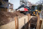 El GCBA excava y coloca nuevos conductos y sumideros para ampliar la red pluvial en Villa Urquiza