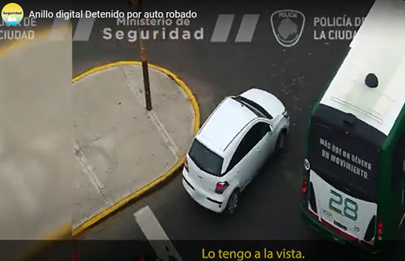Detectan auto robado en Villa Riachuelo y detienen a su conductor