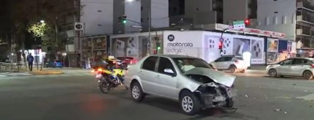 Un auto y un taxi chocaron en Villa Crespo