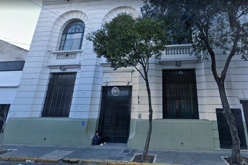 Piden informes por la muerte de un obrero en una escuela en plena hora de cursada