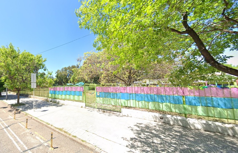 Ante reclamos de la comunidad por filtraciones y robos, el Gobierno porteño reparará la primaria y el jardín ubicados en Parque Saavedra