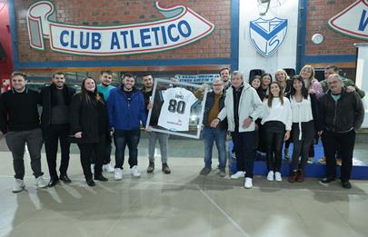 Vélez celebró el cumpleaños 80 de Raúl Gámez en el Polideportivo