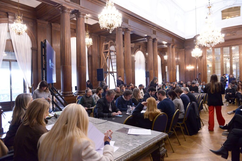 La Legislatura porteña discutió sobre las cárceles container y la gente sin techo