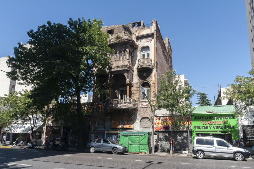 San Cristóbal: una legisladora libertaria pide descatalogar y demoler el Mirador del Ahorcado de Virginio Colombo