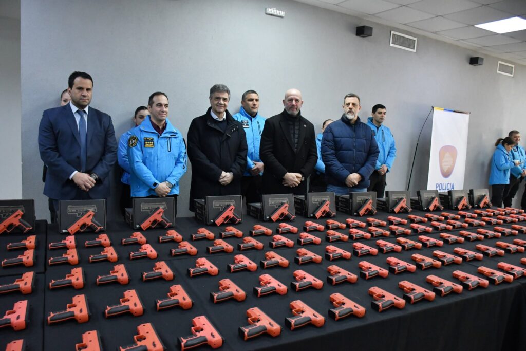 La Policía de la Ciudad incorporó nuevas armas BYRNA de letalidad reducida