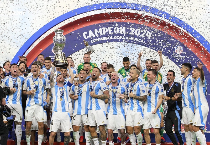 Copa América en el Abasto: calles vacías, bares repletos y un grito de desahogo