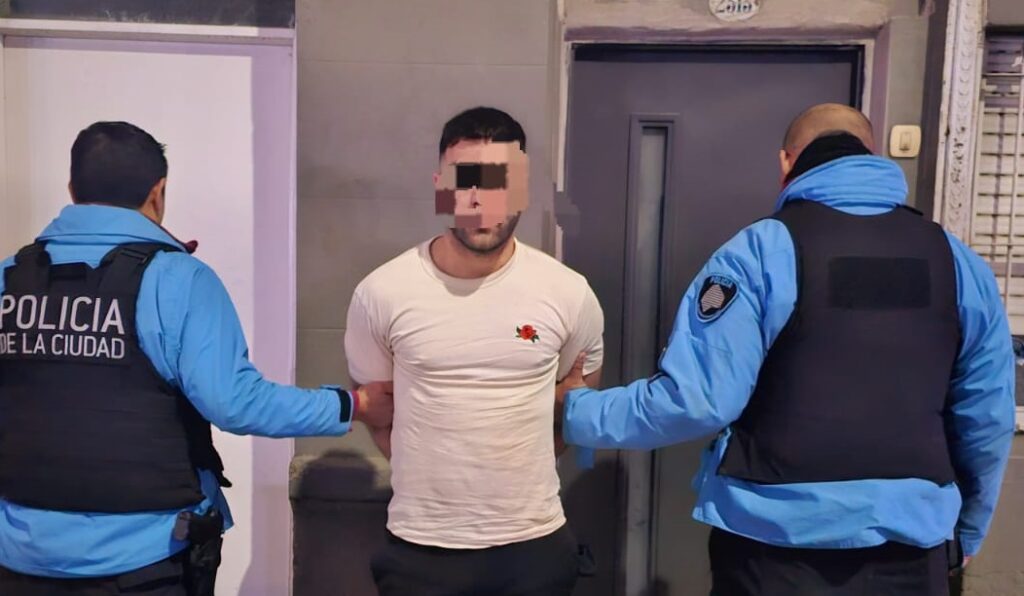 Villa Urquiza: tras una persecución de varias cuadras, detuvieron a dos ladrones que intentaron ingresar a robar en un PH