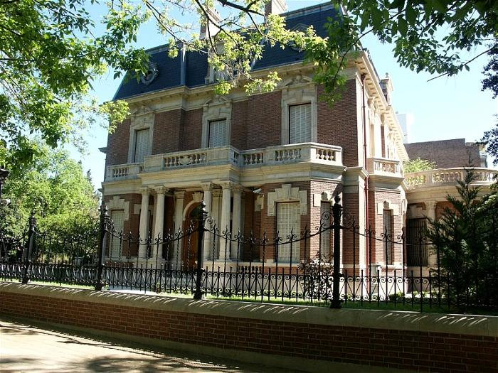 El Palacio Hirsch: una centenaria joya arquitectónica de Belgrano