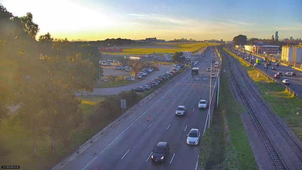 Habilitada completamente la Avenida Cantilo tras la rotura de un caño de AySA
