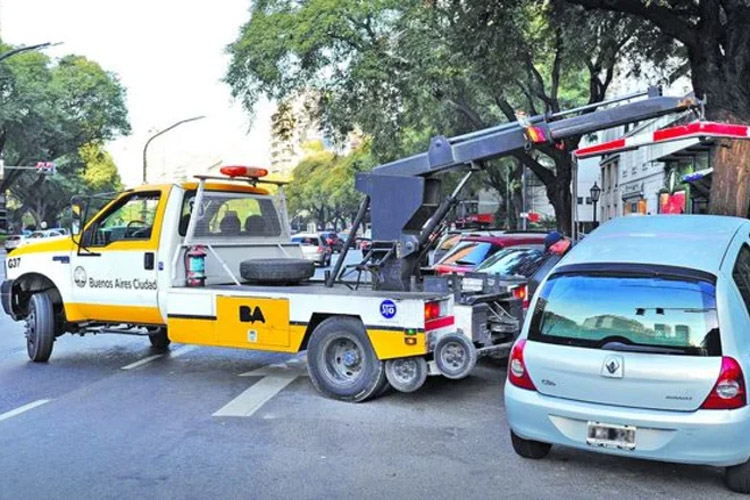 La Ciudad  canceló la preadjudicación a privados y seguirá sosteniendo por ahora el servicio de grúas