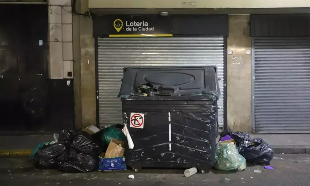 Medida de fuerza de Camioneros dejó a la Ciudad sin recolección de residuos