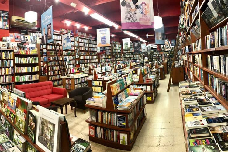 Crisis económica: Cierran librerías “en un país con más del 50% de pobreza”