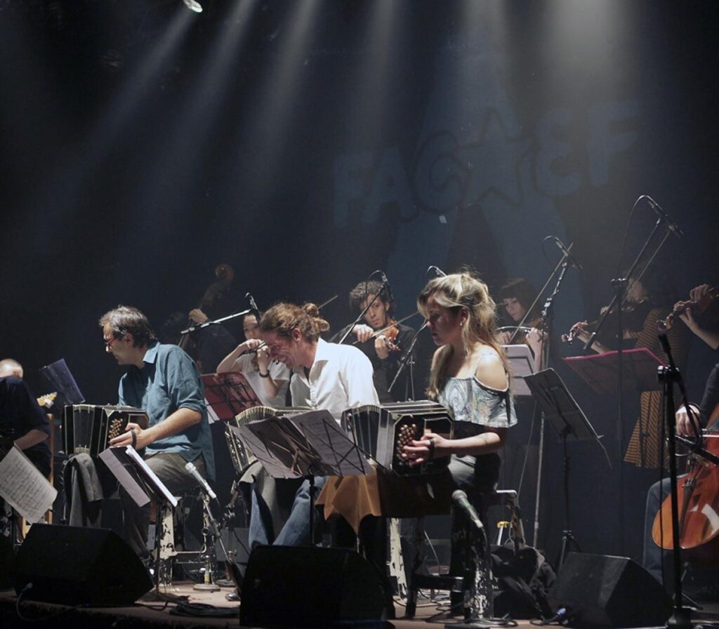 Hecho en Buenos Aires celebra 24 años con un concierto y exposición en el CAFF del Abasto