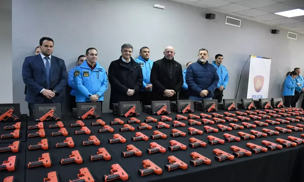 Piden informes por las nuevas pistolas de baja letalidad de la Policía de la Ciudad