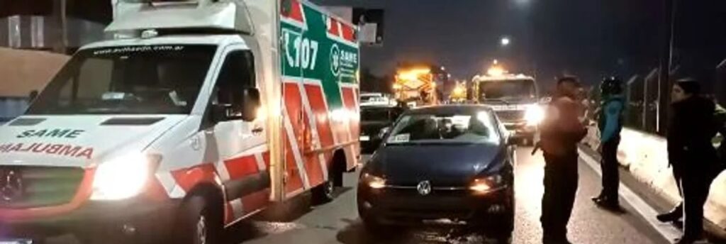 Palermo: un auto perdió una rueda y chocó contra otro vehículo en la avenida Lugones