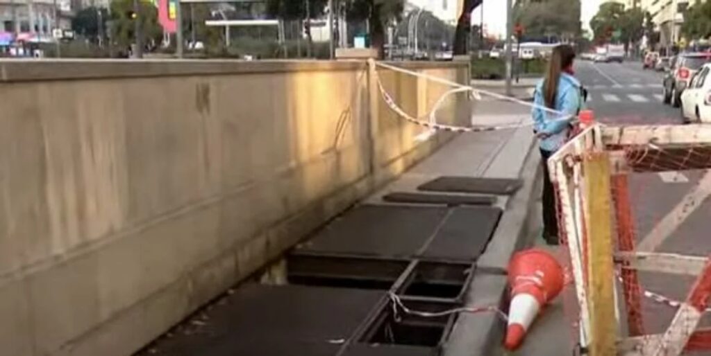 Obelisco: un hombre murió tras caer 10 metros por una tapa de ventilación hacia un garage subterráneo