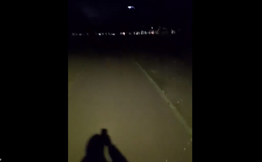 Vecinos denuncian falta de luz en el Parque Saavedra