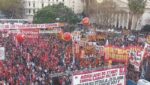 Sindicatos y la izquierda marchan a Plaza de Mayo contra los despidos