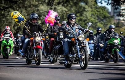 Parque Patricios: cientos de motos y toneladas de juguetes por el Día de las Infancias