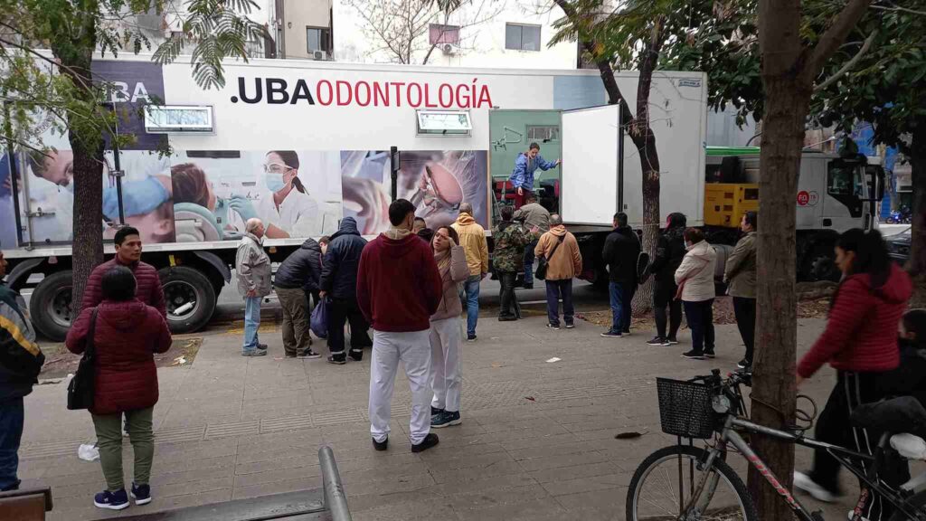 UBA en Acción en la Plaza Manzana 66