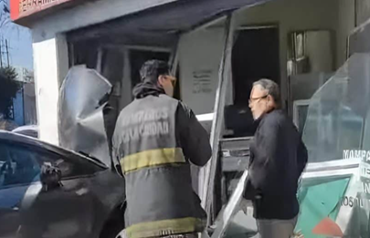 Perdió el control y chocó contra una vidriería en Lugano