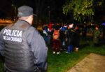 Protesta de manteros frente al Parque Centenario tras el desalojo del GCBA