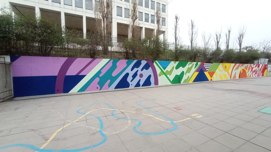 El vecino y artista Fa Uno Art y la comunidad educativa pintaron un mural pedagógico en la Escuela Caminito de Saavedra