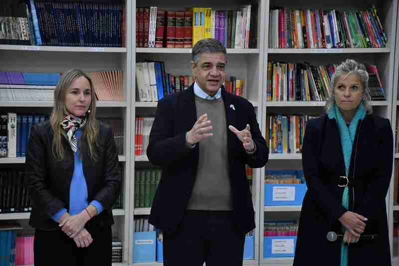 Limitan el uso del celular en las escuelas porteñas