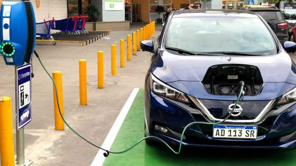El Gobierno porteño bonificará el peaje de autos híbridos y eléctricos