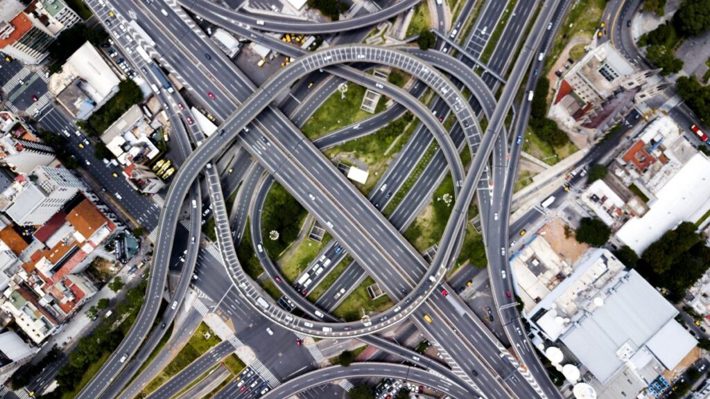 Los autos híbridos y eléctricos no pagarán peaje en las autopistas de la Ciudad