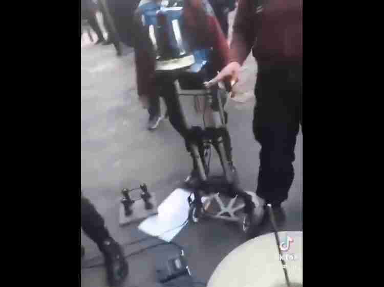 La Policía de la Ciudad casi detiene a una banda que tocaba en la puerta del Abasto Shopping