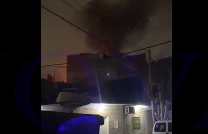 Un devastador incendio arrasó con una vivienda en Villa Soldati