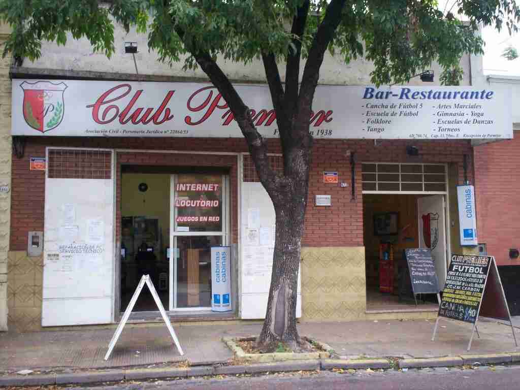 Homenaje al Club Premier del Parque Centenario