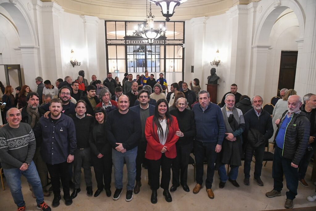 Referentes de clubes se reunieron en la Legislatura para decir “No a las SAD”