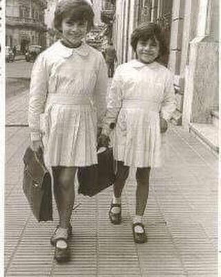 El busca del guardapolvo, el cuaderno y las medias tres cuartos