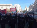 Balvanera: PFA reprimió una protesta de jubilados frente al Congreso y hubo al menos 10 heridos