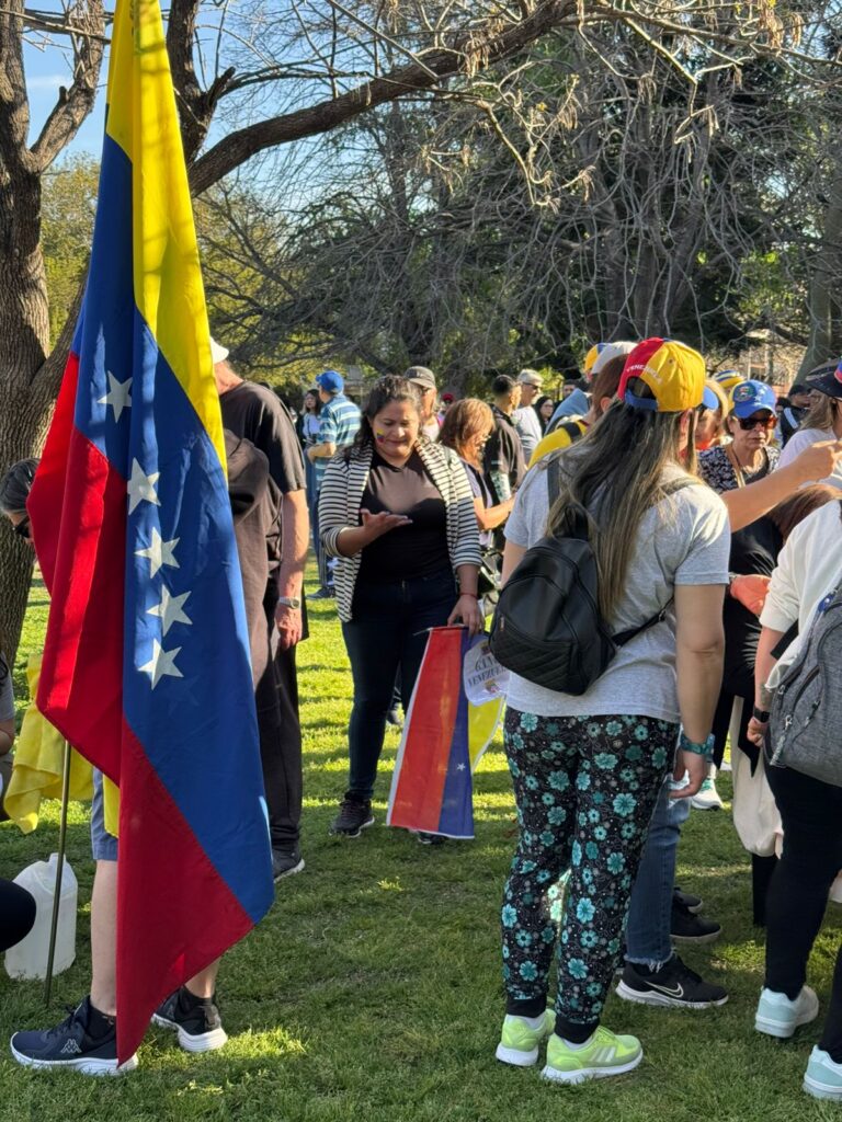 Con la presencia de Patricia Bullrich y Catherine Fulop, la comunidad venezolana protestó en Parque Saavedra contra Nicolás Maduro