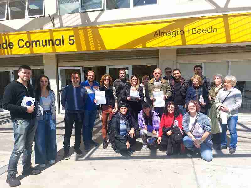 Almagro: vecinos entregaron una nota en la Comuna 5 para construir una Escuela Infantil en Pringles 340-342