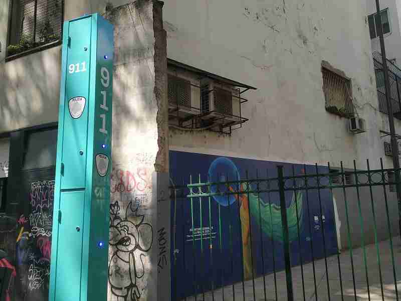 Balvanera: instalaron un tótem de seguridad en la Plaza Velasco Ibarra