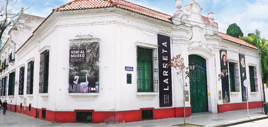 El arte se fusiona con la naturaleza y el patrimonio del Museo Larreta